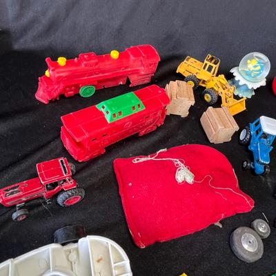 Lot 250 Assortment of toys