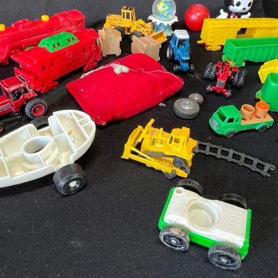 Lot 250 Assortment of toys