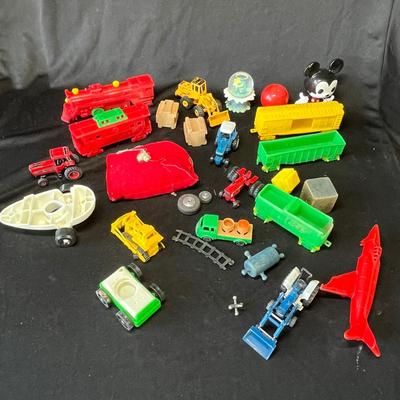 Lot 250 Assortment of toys