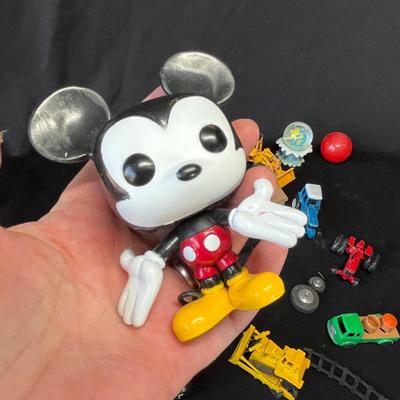 Lot 250 Assortment of toys