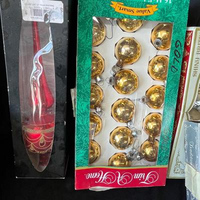 Lot 271 Christmas ornaments