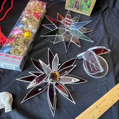 Lot 272 Christmas decor