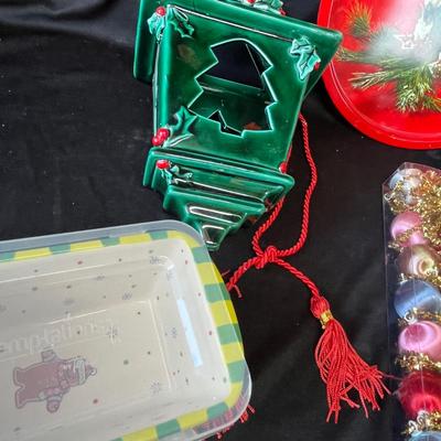 Lot 272 Christmas decor