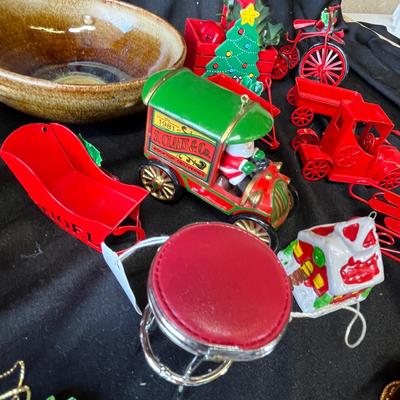 Lot 273 Christmas decor/ ornaments