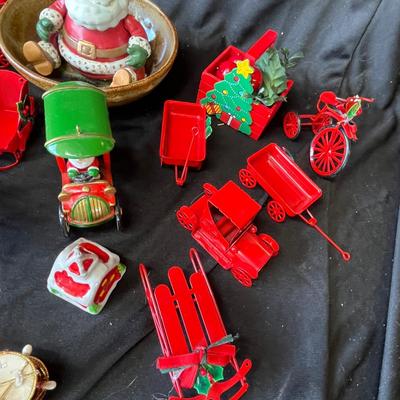 Lot 273 Christmas decor/ ornaments