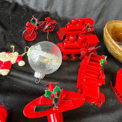 Lot 273 Christmas decor/ ornaments