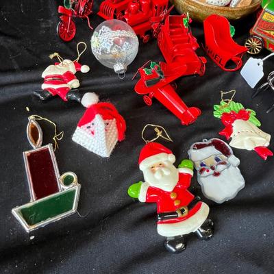 Lot 273 Christmas decor/ ornaments
