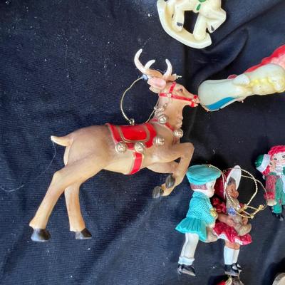 Lot 374 Christmas items Gurley Candles