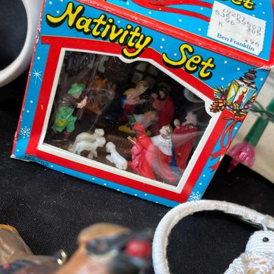 Lot 280 Assorted Christmas