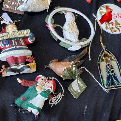Lot 280 Assorted Christmas