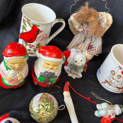 Lot 280 Assorted Christmas