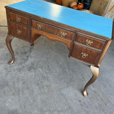 Lot 292 Queen Anne Desk
