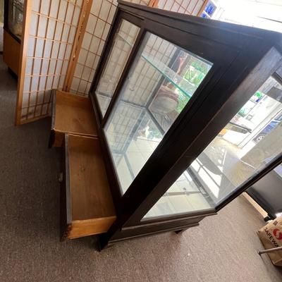 Lot 300 Antique Display case