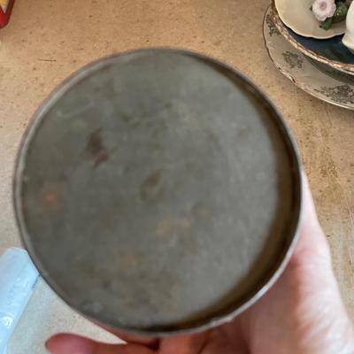 Axle grease tin