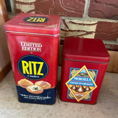Duo of tins