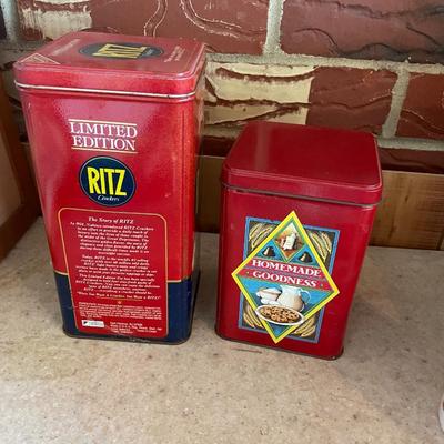 Duo of tins