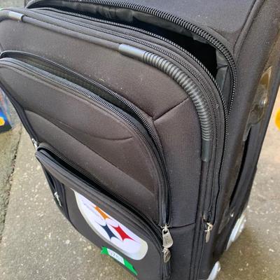 Clean Pittsburg Steelers Luggage & Scarf