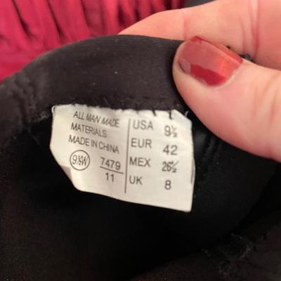 Size 9 1/2 boots