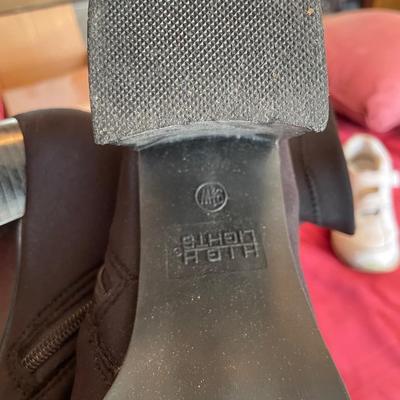 Size 9 1/2 boots