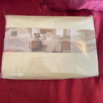 Queen fitted sheet