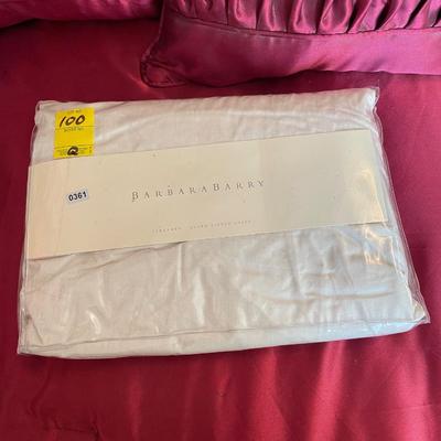 Queen fitted sheet
