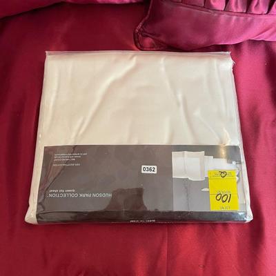 Queen flat sheet