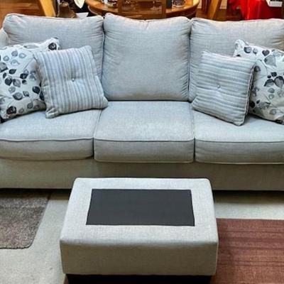 Gray Sofa Chaise With Four Pillows