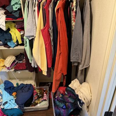 WOMENS CLOSET - RIGHT SIDE