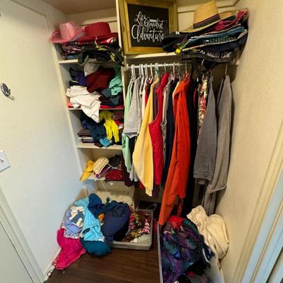 WOMENS CLOSET - RIGHT SIDE