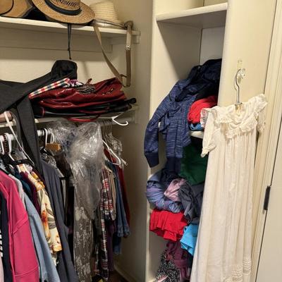 WOMENS CLOSET - LEFT SIDE