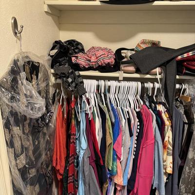 WOMENS CLOSET - LEFT SIDE