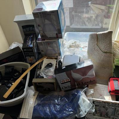 WOMENS BEDROOM TABLE LOT - TABLE NOT INCLUDED