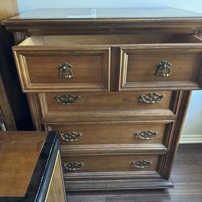 MASTER BEDROOM FURNITURE LOT