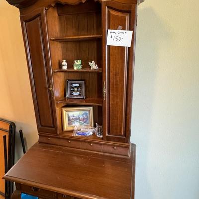 ENTRY SECRETARY DESK