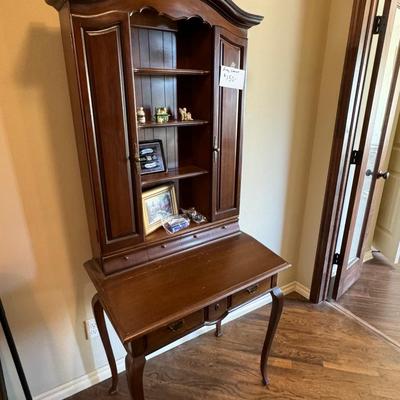 ENTRY SECRETARY DESK