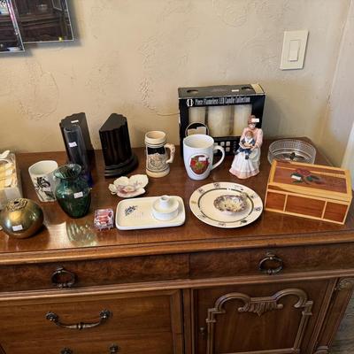 DINING ROOM BUFFET LOT