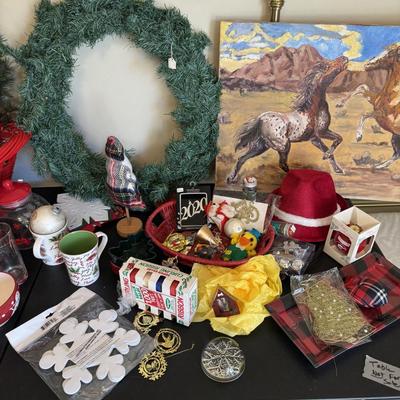 HOLIDAY LOT - TABLE NOT INCLUDED