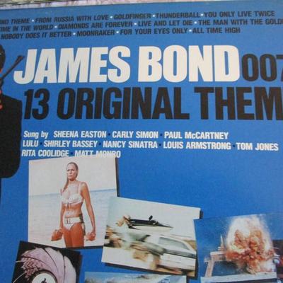 LP vinyl albums, Star Wars sound track, James Bond Themes, Richard Pryor