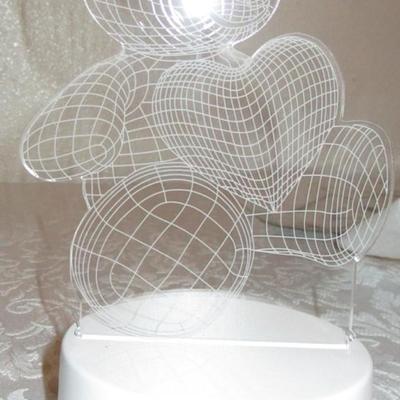 USB Bear Light, appears 3D when lighted