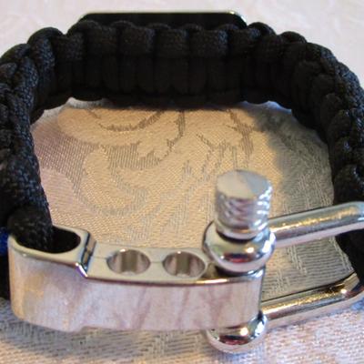 Men's Paracord Police Lives Matter bracelet