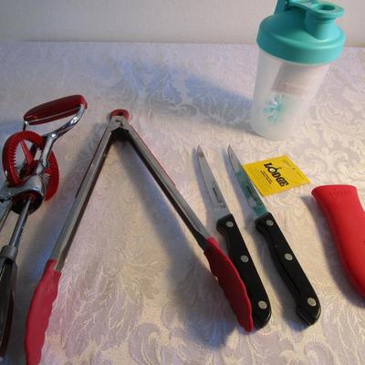 Plastic mixer cup, hand egg beater, tongs, silicone pot handle holder, 2 steak knives