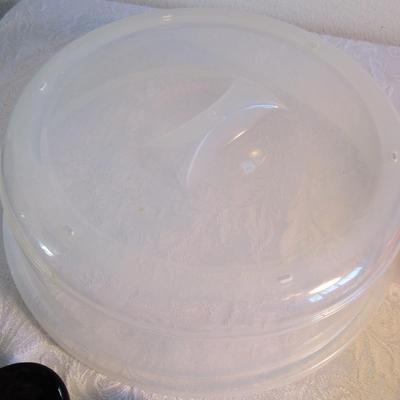 Microwave  plate and cover, Mickey Mouse & Minnie Mouse spoon holders, onion keeper