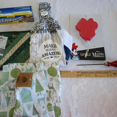 Mug rug (new), Slow cooker liners, oven towel, apron, ice pick, oven stick, Minnie Mouse ice pop maker