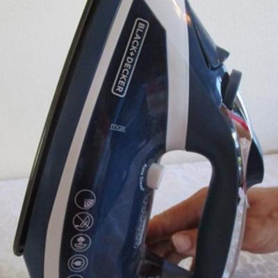 Black & Decker steam iron, Model ICR16X