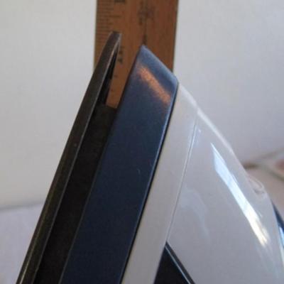 Black & Decker steam iron, Model ICR16X