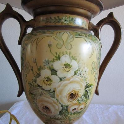Vintage 32" high-end ceramic table lamp with high-end silk lamp shade
