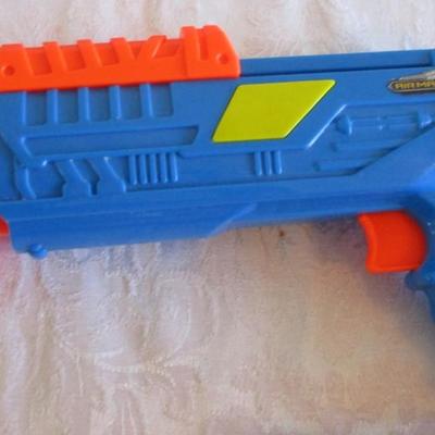 Star Wars and the Buzz-bee toys nerf style guns
