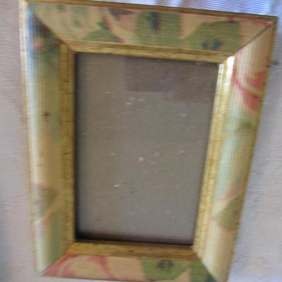 Picture frames, decorative plaque