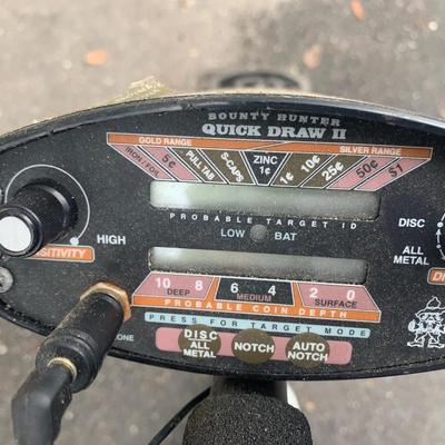 Quick Draw Metal Detector w/ Headphones & Dig Scoop