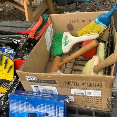 Huge Handyman’s Lot